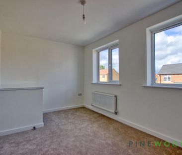 3 bedroom semi-detached house to rent - Photo 2