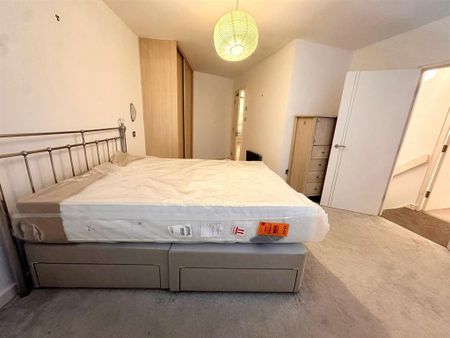 2 bedroom apartment to rent - Photo 4