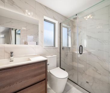 Modern Fully Furnished Family Home in Te Atatu South - Photo 4