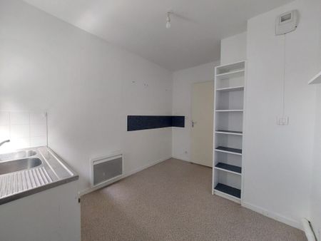 Location Appartement T3, SAINT JULIEN L'ARS - Photo 5