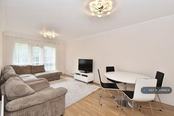 2 bedroom flat to rent - Photo 1