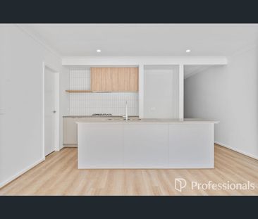 13 Ivanhoe Avenue, Fraser Rise, Vic 3336 - Photo 3