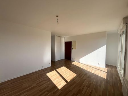 Location Appartement 2 pièces 45m² VILLENOY 77124 - Photo 2