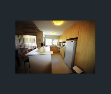 MODERN LOW MAINTENANCE LIVING IN PRIME LOCATION - Photo 5