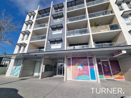 “Apartment in the heart of Mawson Lakes” - Photo 2