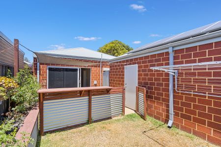 92 Thornbill Crescent, Coodanup. - Photo 2