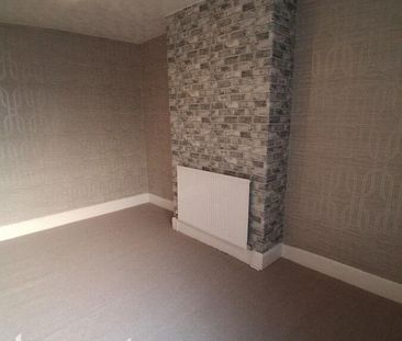 4 bedroom terraced house to rent - Photo 3