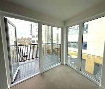 Flat 30, 2 Martin Court, Hastings, TN34 1DY - Photo 1