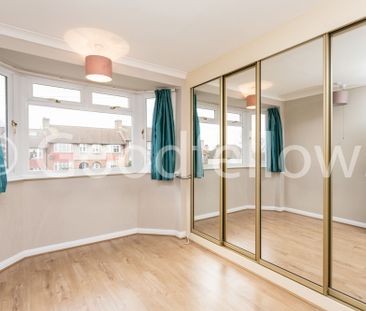 3 bedroom mid terraced house to rent, - Photo 5