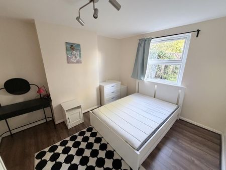 1 bedroom ground floor flat to rent - Photo 5