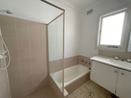 Comfort, Convenience and Low Maintenance Living - Photo 3