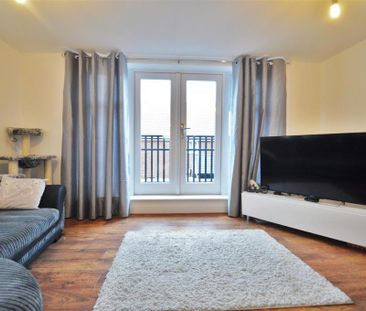 3 bedroom semi-detached house to rent - Photo 2