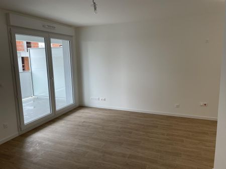 Location Appartement 2 pièces 41m² TRELAZE 49800 - Photo 3