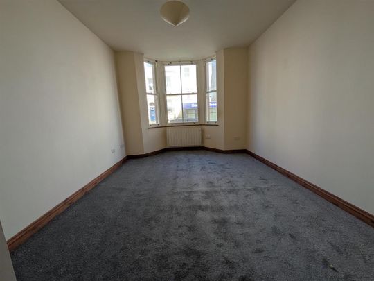48 Albemarle Crescent, Scarborough, North Yorkshire - Photo 1
