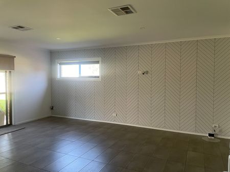 Beautiful Irymple Family Home - Photo 2