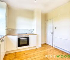 2 BEDROOM House - Mid Terrace - Photo 2