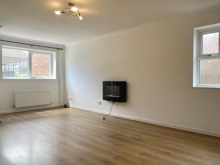 2 bedroom end of terrace house to rent - Photo 2