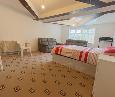 6 Bedroom House To Let - HP12 - Photo 3