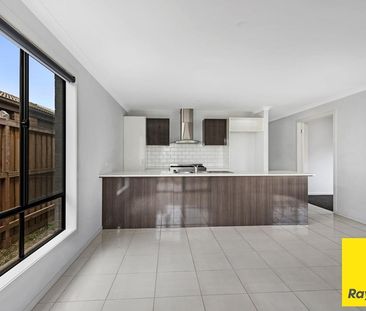 117 Park Orchard Drive, Pakenham VIC 3810 - House For Rent | Domain - Photo 3