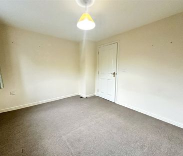 2 Bedroom - Photo 5