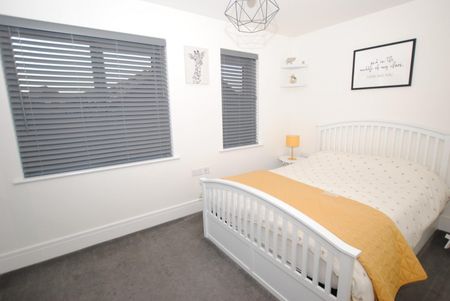 2 bedroom House To Let - Photo 3