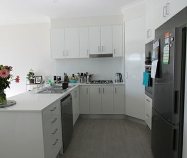 Fantastic 3 Bedroom Home - Photo 3