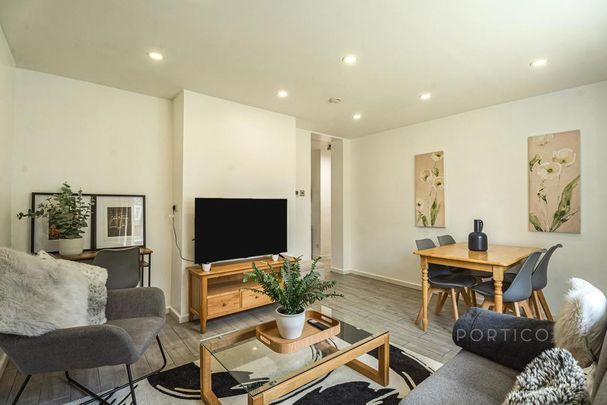 2 bedroom flat to rent - Photo 1