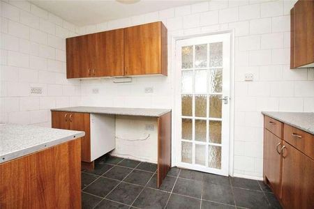 Crescent Road, Dagenham, RM10 - Photo 4