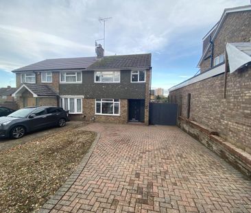 3 bedroom semi-detached house to rent - Photo 2