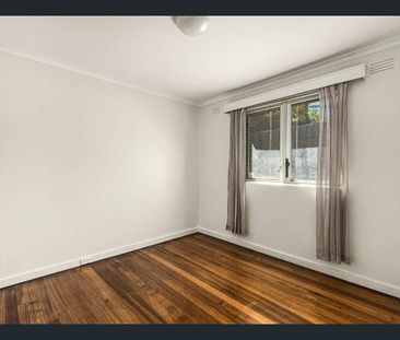 Ground floor garden sanctuary - Photo 2