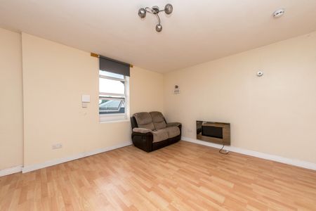 FLAT 2 CRICKETERS TERRACE ARMLEY LS12 1ST - Photo 3