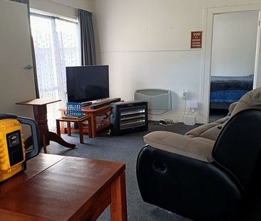 Easy care home right in town - Photo 3