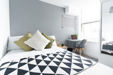 7 bedroom terraced house to rent - Photo 3