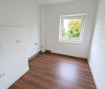 **Frisch renoviert: +neuer Laminat +weiße Wände +neues Tageslichtba... - Photo 5