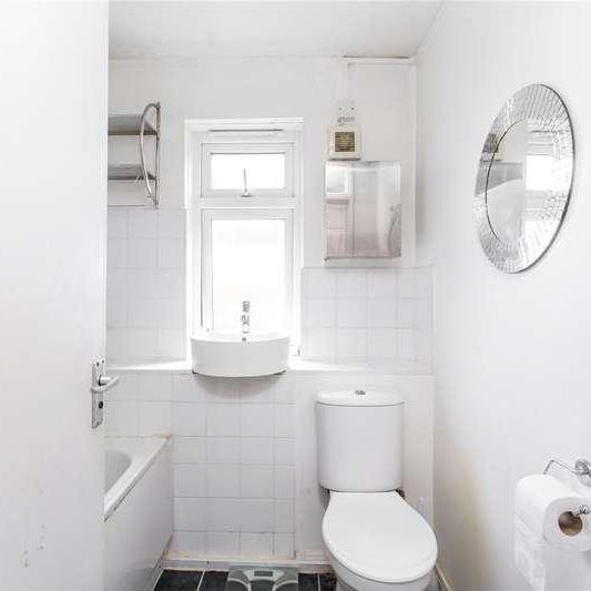 Highbury Station Road, Highbury Corner, N1 - Photo 1