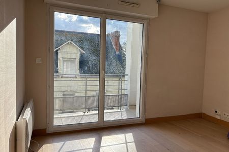 Appartement T1 de 31 m² avec terrasse et loggia en étage élevé d'une résidence récente avec ascenseur - Photo 3