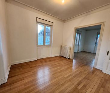 Location Appartement 4 pièces 94m² - Photo 3
