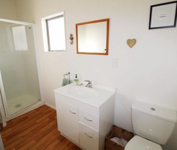 Simple and Sweet - Photo 6