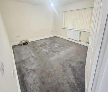 Fairway, Kingsley Park, Northampton, NN2 - Photo 5