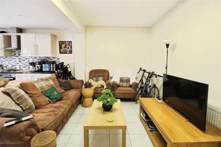 3 bedroom terraced house to rent - Photo 2