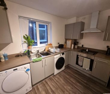 2 bedroom apartment to rent - Photo 4