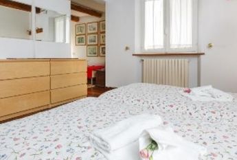 Center-Popolo: Modern, renovated 1 Bedroom, bath, kitchen. Parquet floors, bright, silent, located in beautiful villa near center, park, transport. Ref 847