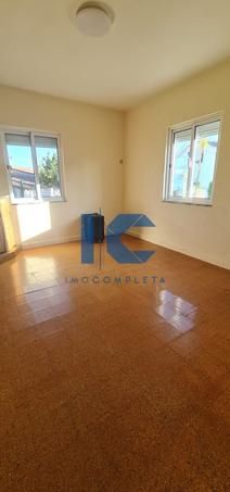 Andar Moradia T2 - Photo 4