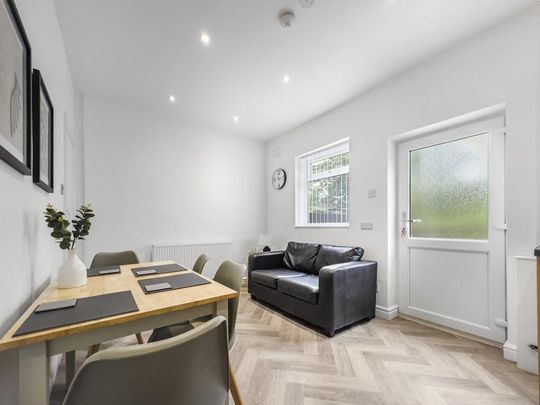 4 bedroom terraced house to rent - Photo 1