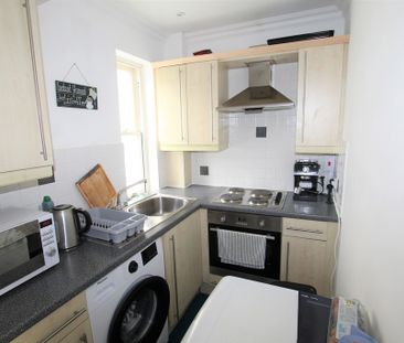 1 bed maisonette to rent in Warrior Square, St Leonards-on-Sea - Photo 4