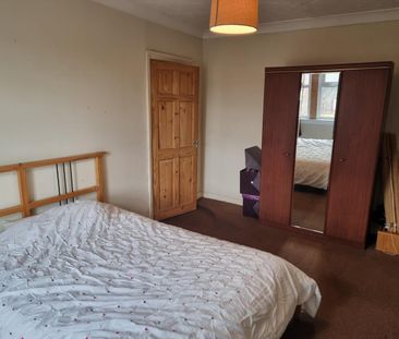 1 Bed Flat, Leytonstone, E11 - Photo 1