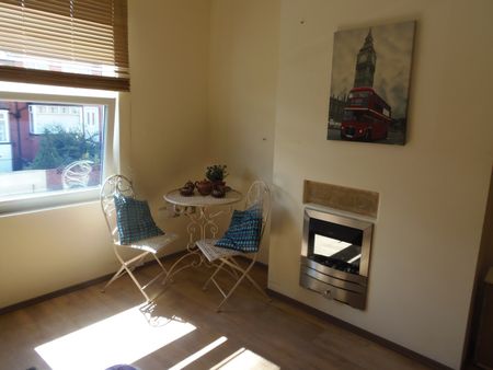 2 Bed Terraced House, Aston Street, LS13 - Photo 2