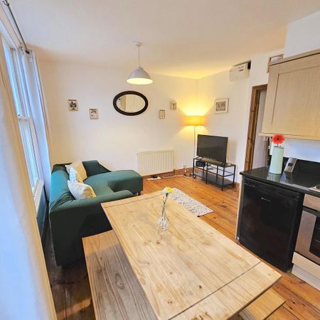 1 bedroom flat to rent - Photo 2