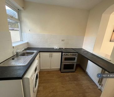 2 bedroom terraced house to rent - Photo 2