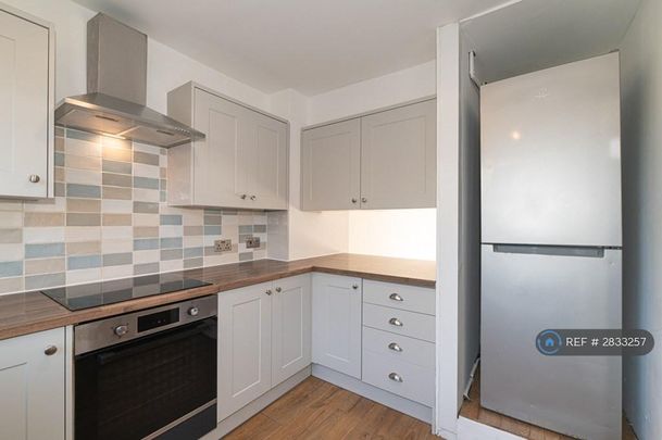 2 bedroom semi-detached house to rent - Photo 1